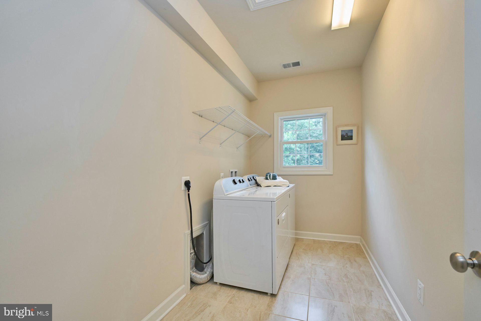 LOCKMEADE - Residential