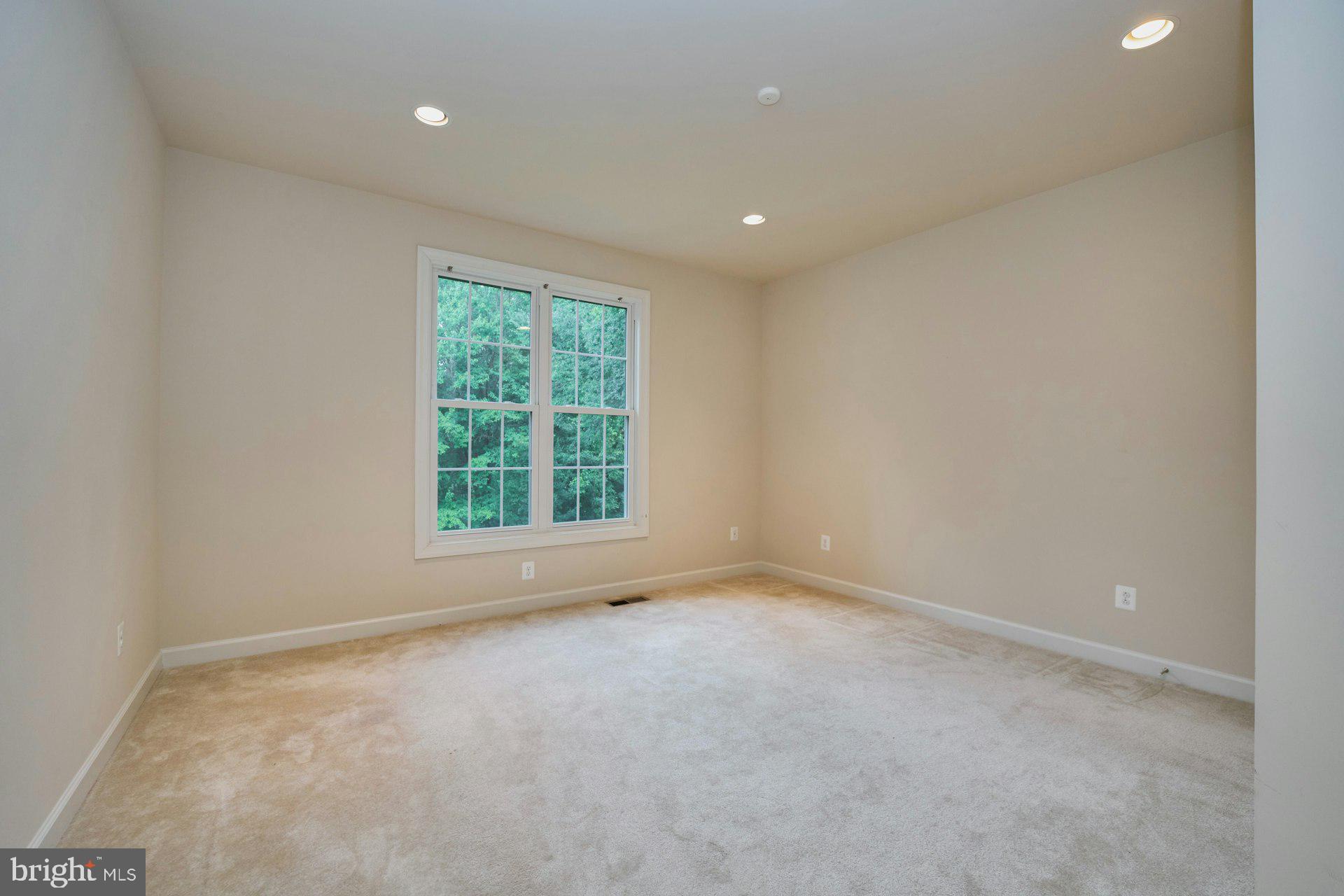 LOCKMEADE - Residential