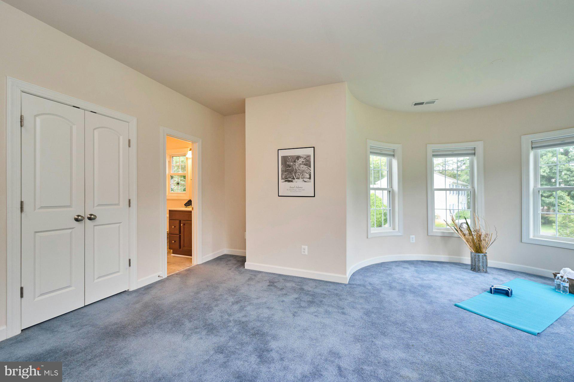 LOCKMEADE - Residential