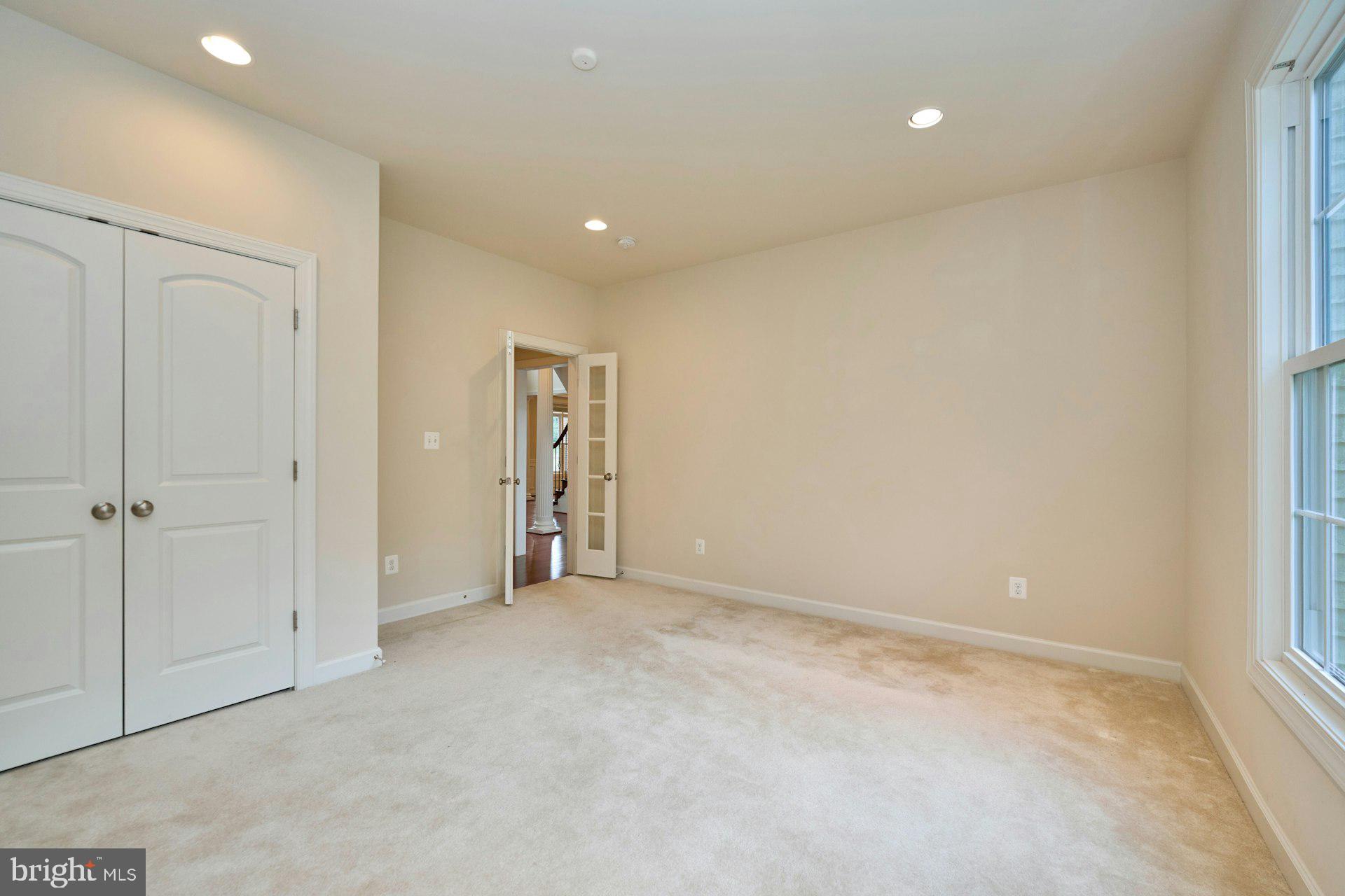 LOCKMEADE - Residential