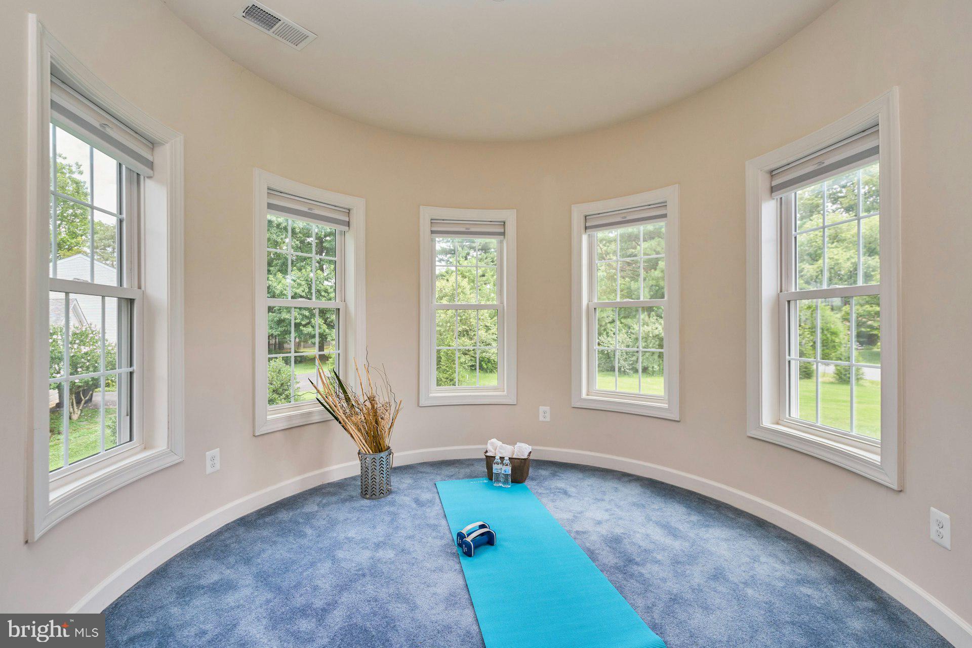 LOCKMEADE - Residential