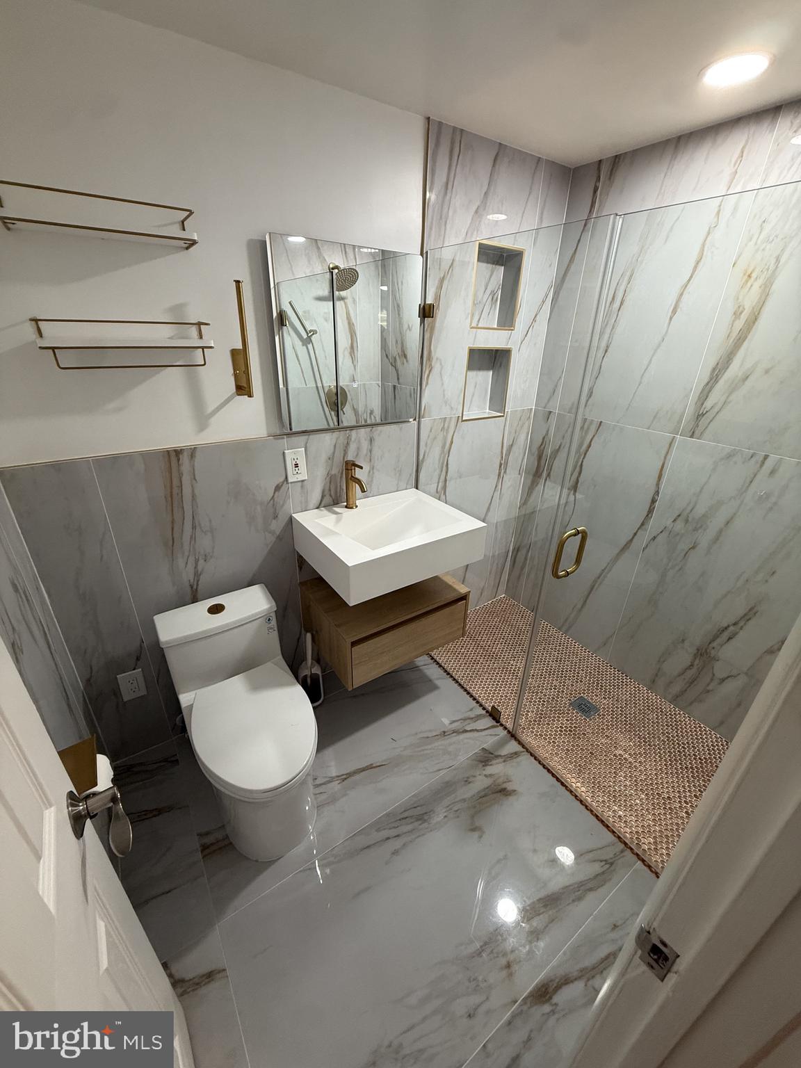 OCCOQUAN RIDGE CONDO - Residential Lease