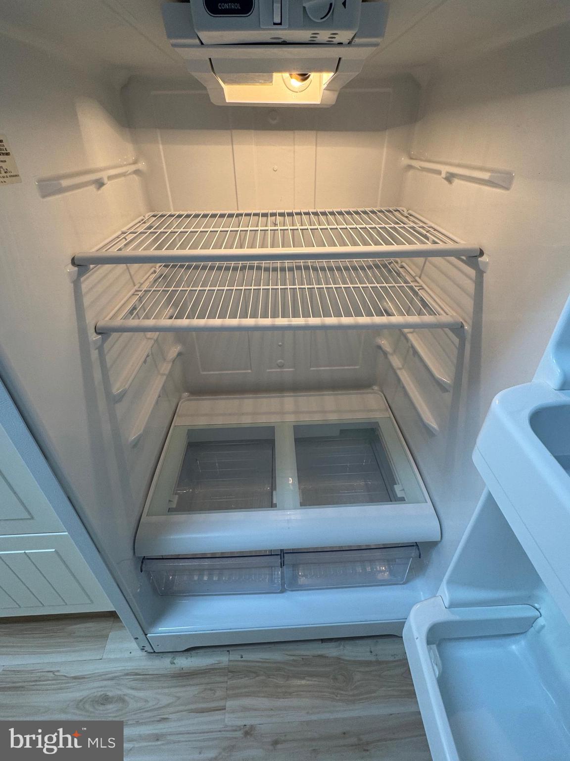 RIVER TOWERS - Residential Lease