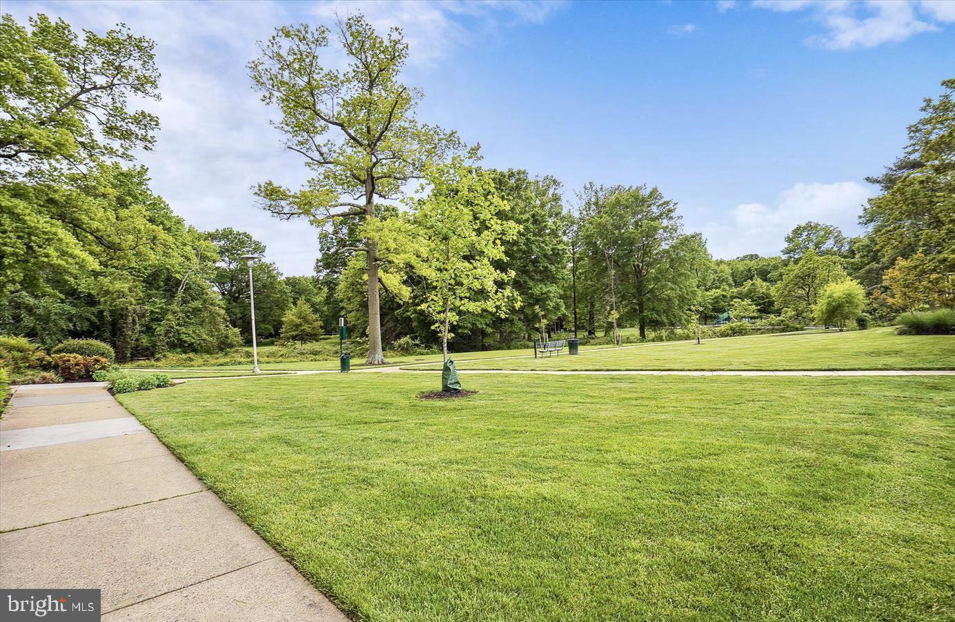 RIVER TOWERS - Residential Lease