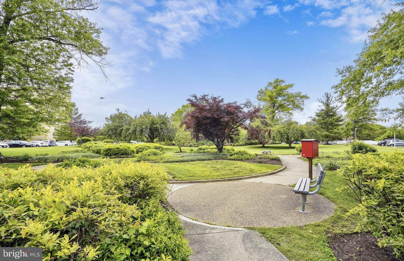 RIVER TOWERS - Residential Lease