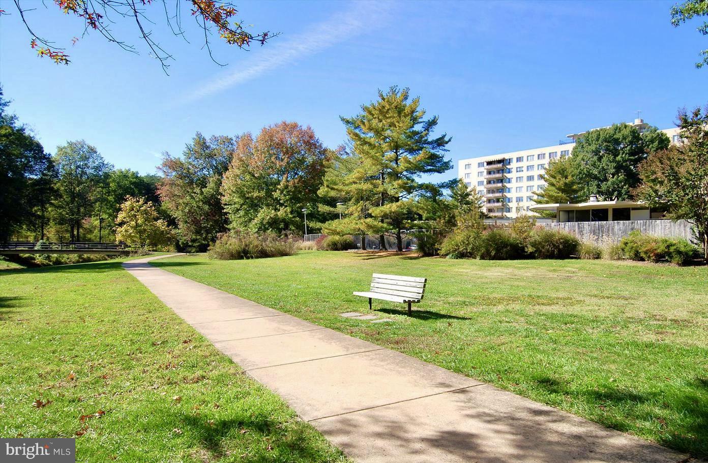 RIVER TOWERS - Residential Lease