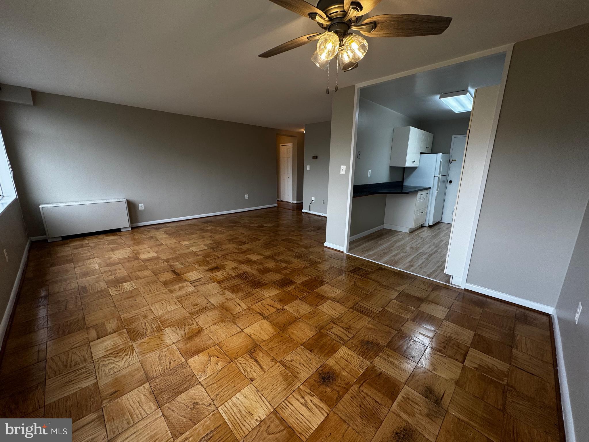 RIVER TOWERS - Residential Lease