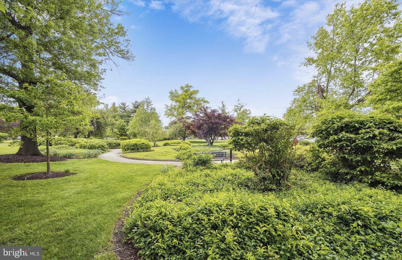 RIVER TOWERS - Residential Lease