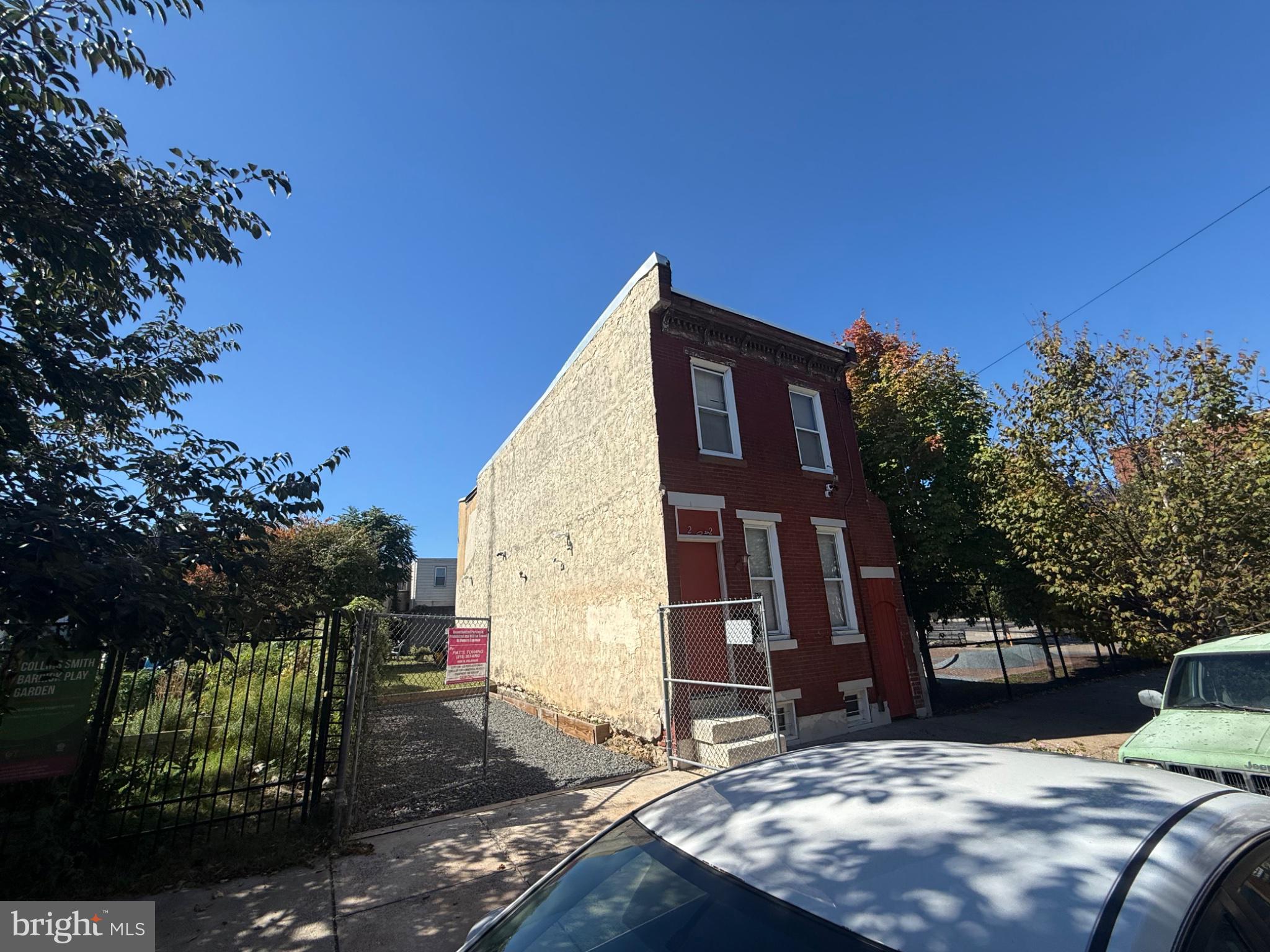 2042-44 E HAGERT STREET