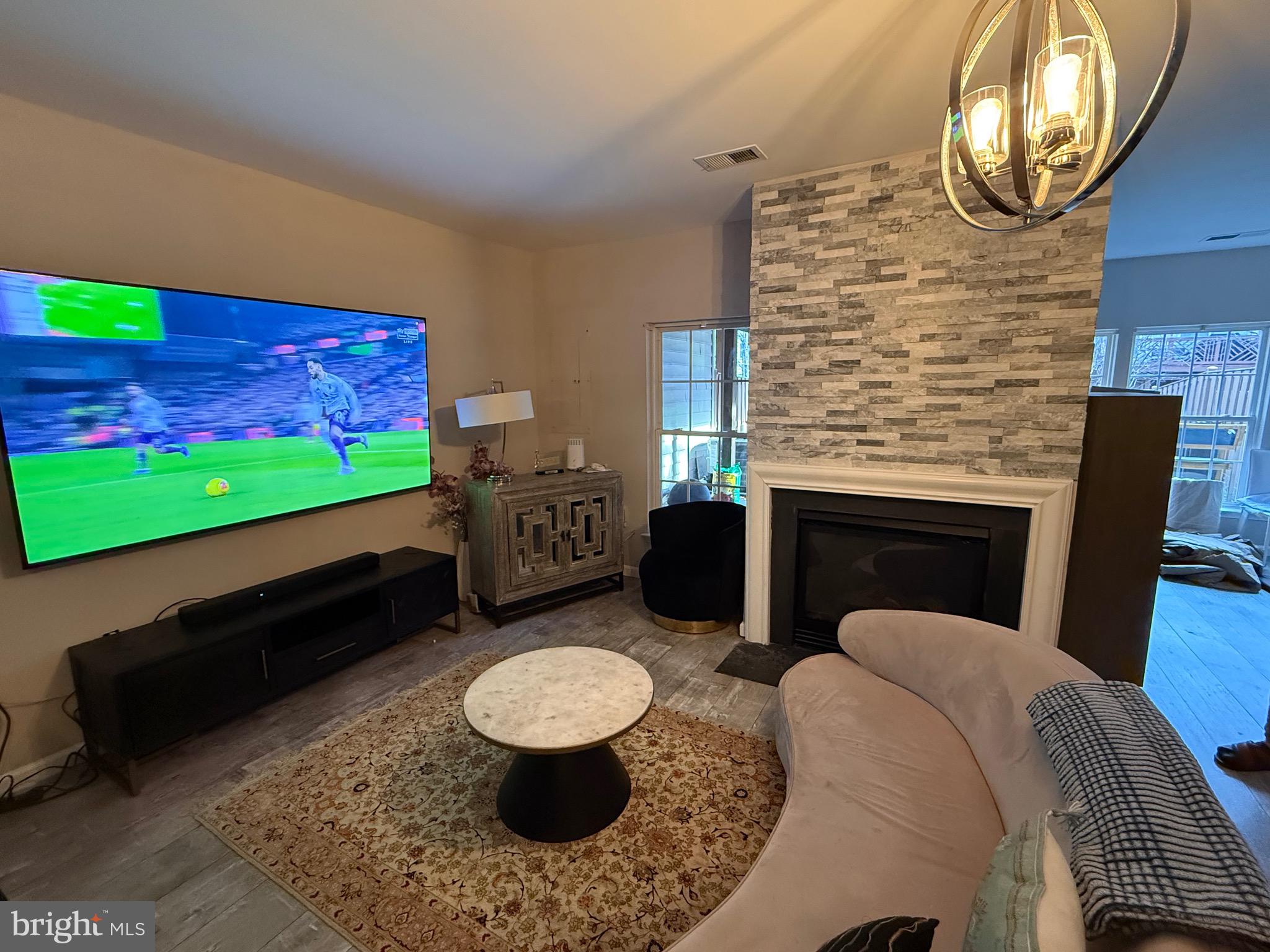 COLONNADE AT DULLES - Residential