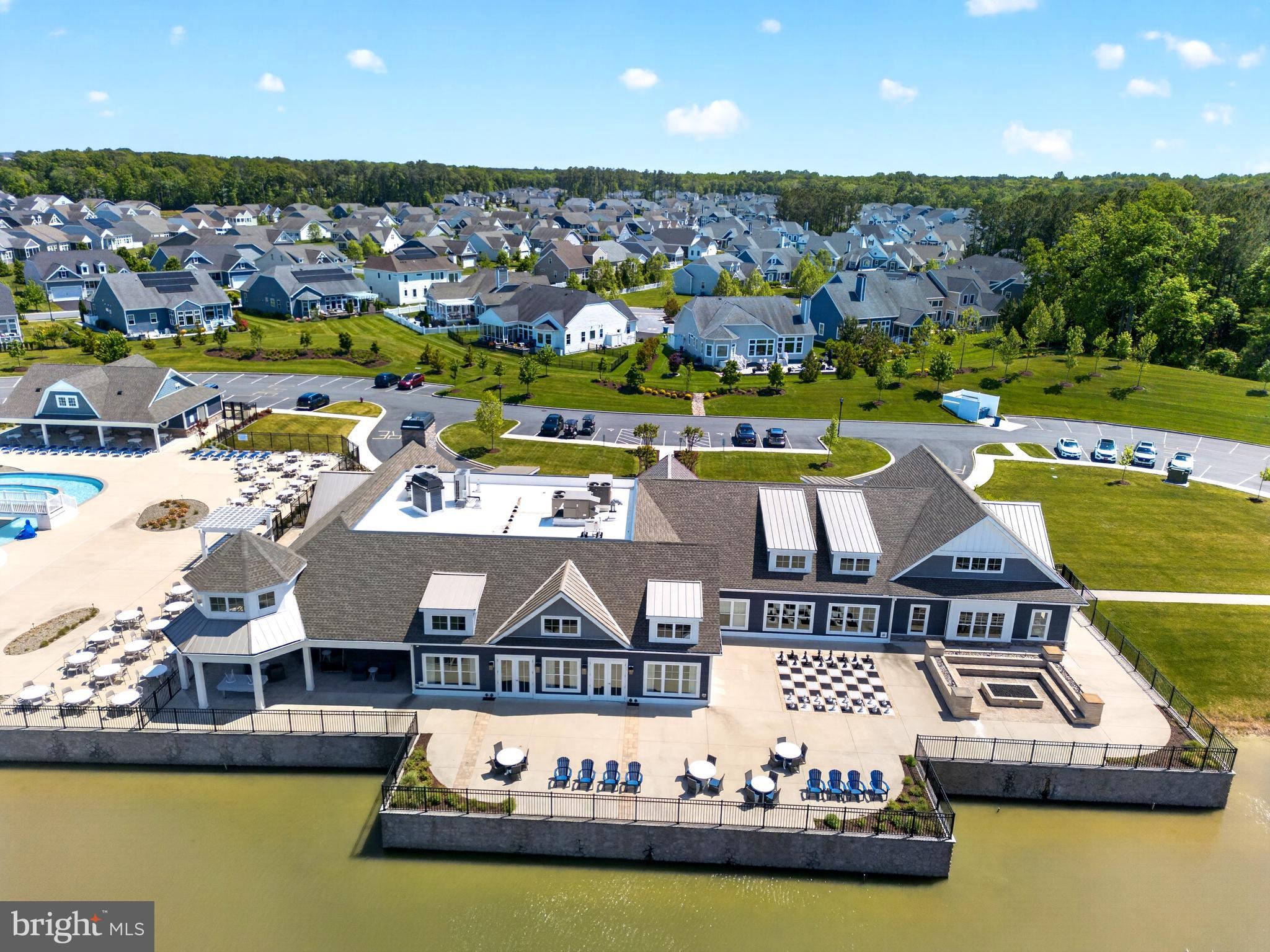 PENINSULA LAKES - Residential