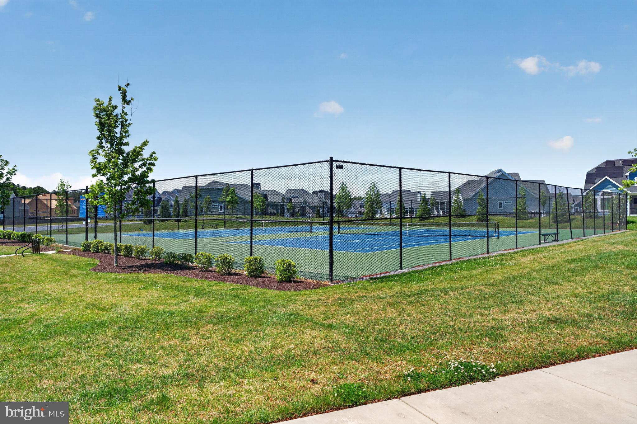 PENINSULA LAKES - Residential