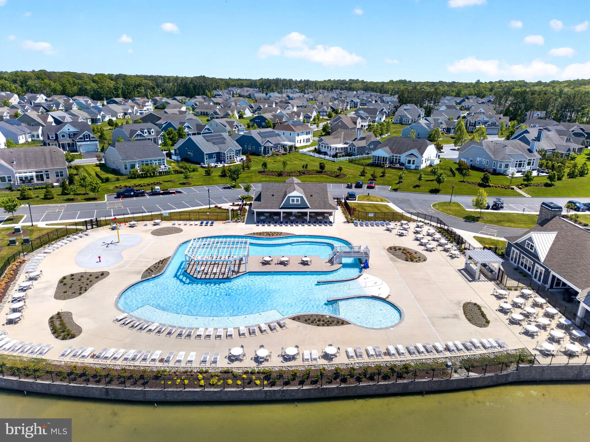PENINSULA LAKES - Residential