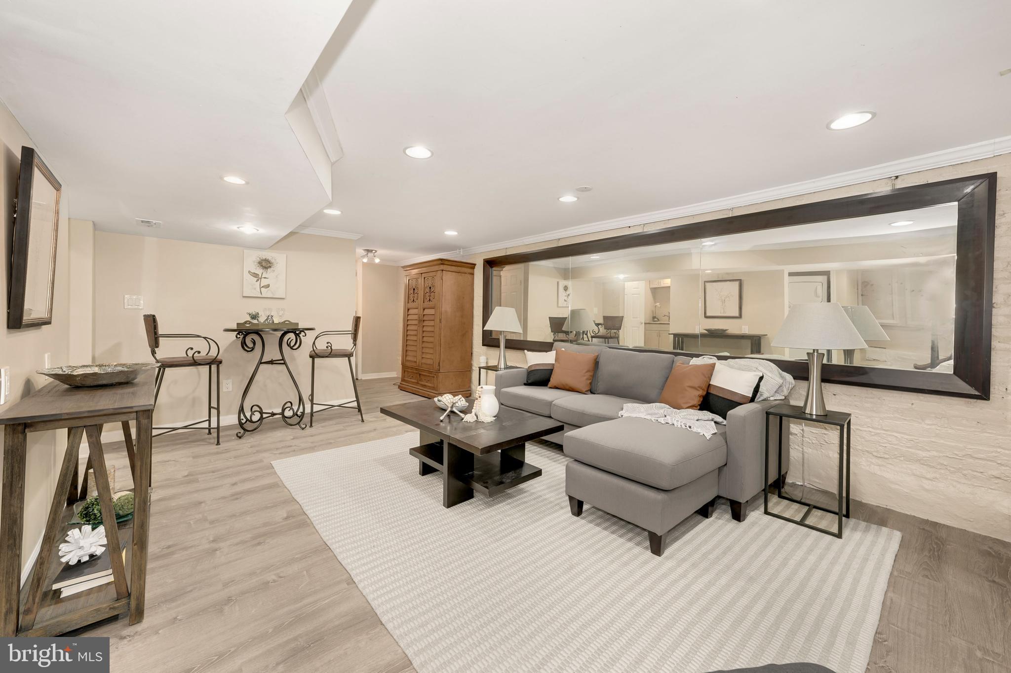 OAKENSHAWE - Residential