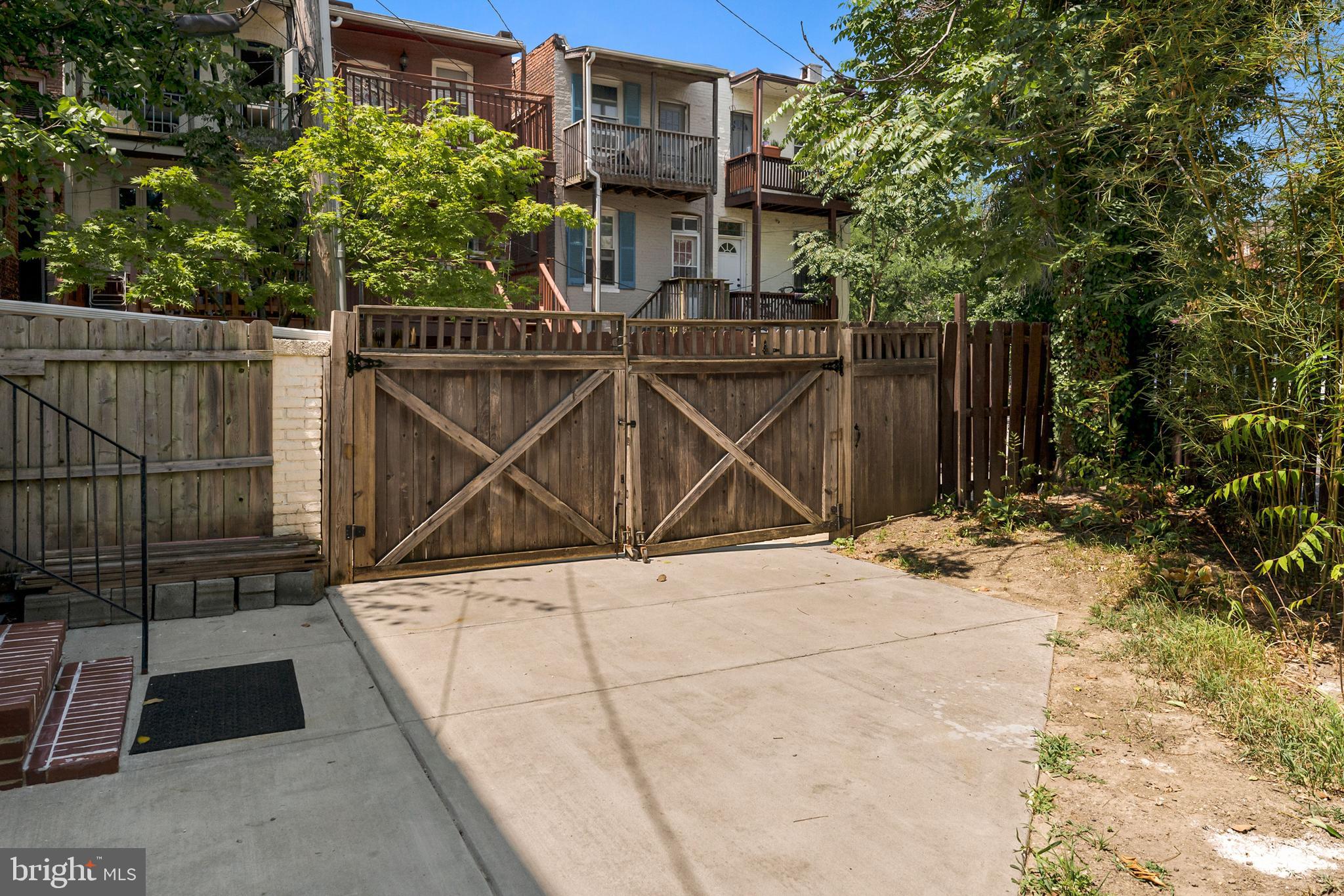 OAKENSHAWE - Residential