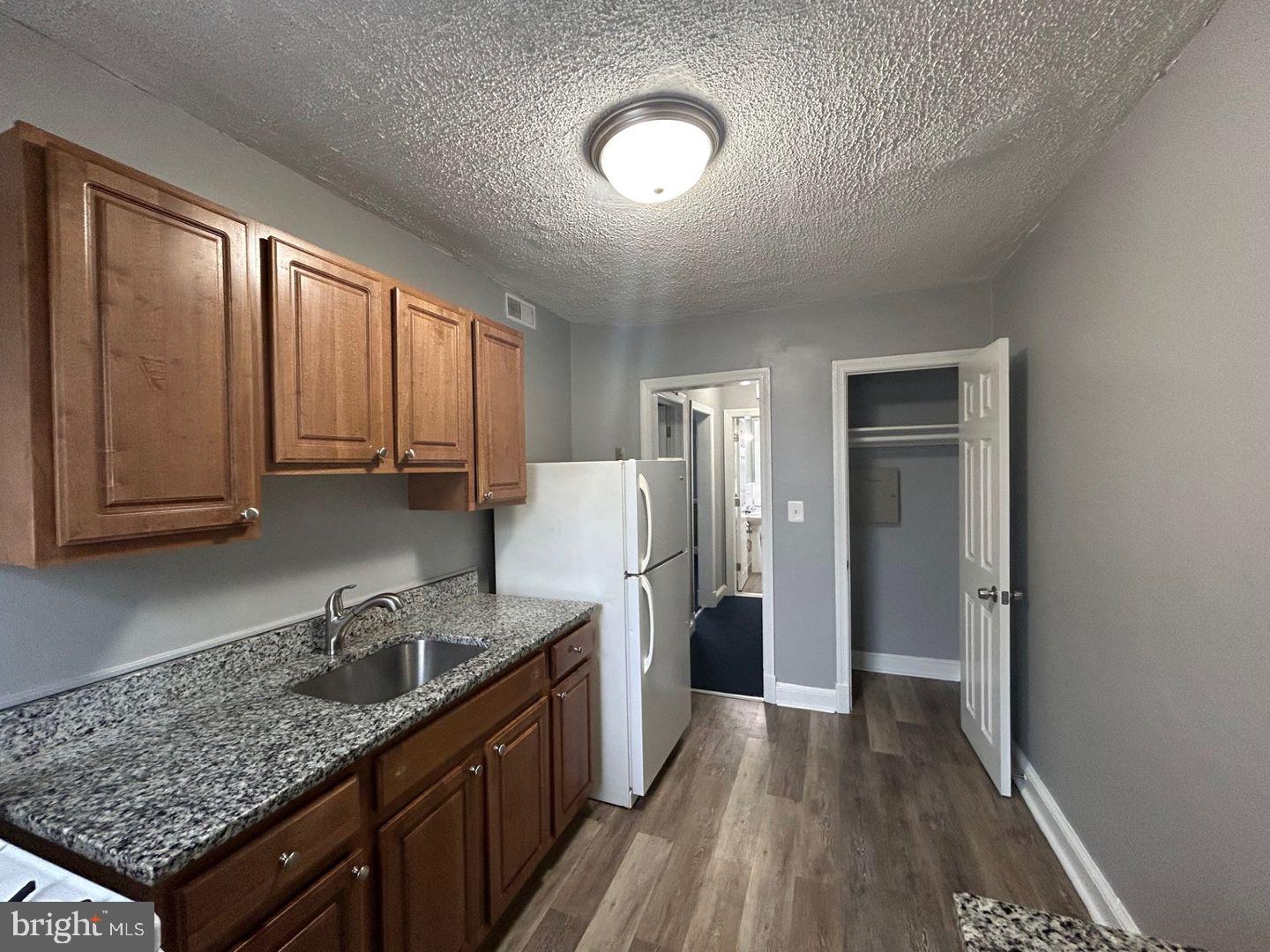 BELAIR-EDISON - Residential Lease