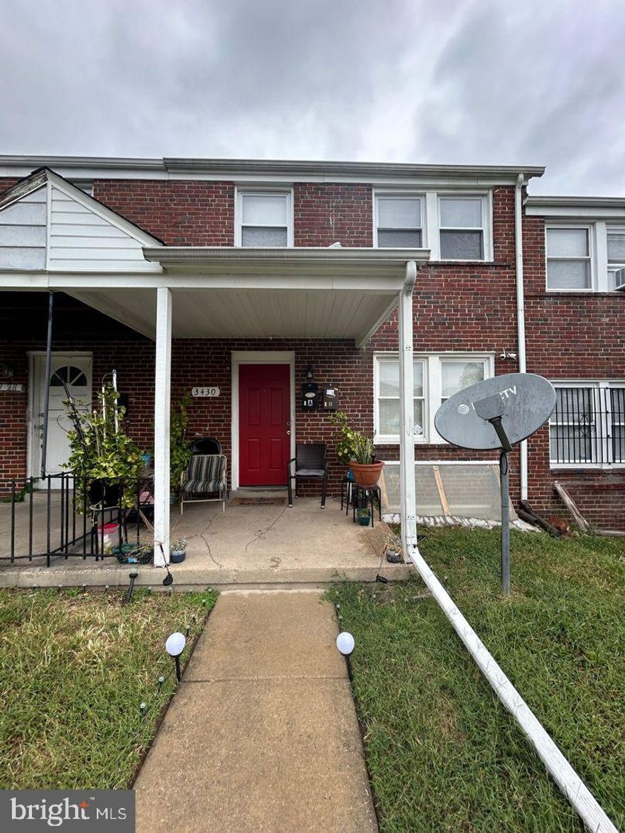 Located in Belair-Edison, this renovated property features spacious rooms and an abundance of storage. Enjoy easy access to top schools, parks, and public transportation! Key Features: Beautiful kitchen with brick accent wall, Covered front porch, and Central air. Voucher holders welcome!