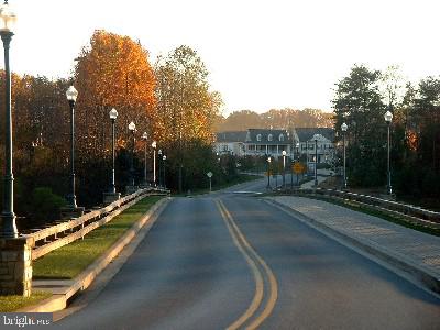 719 MAIN STREET B 719-B