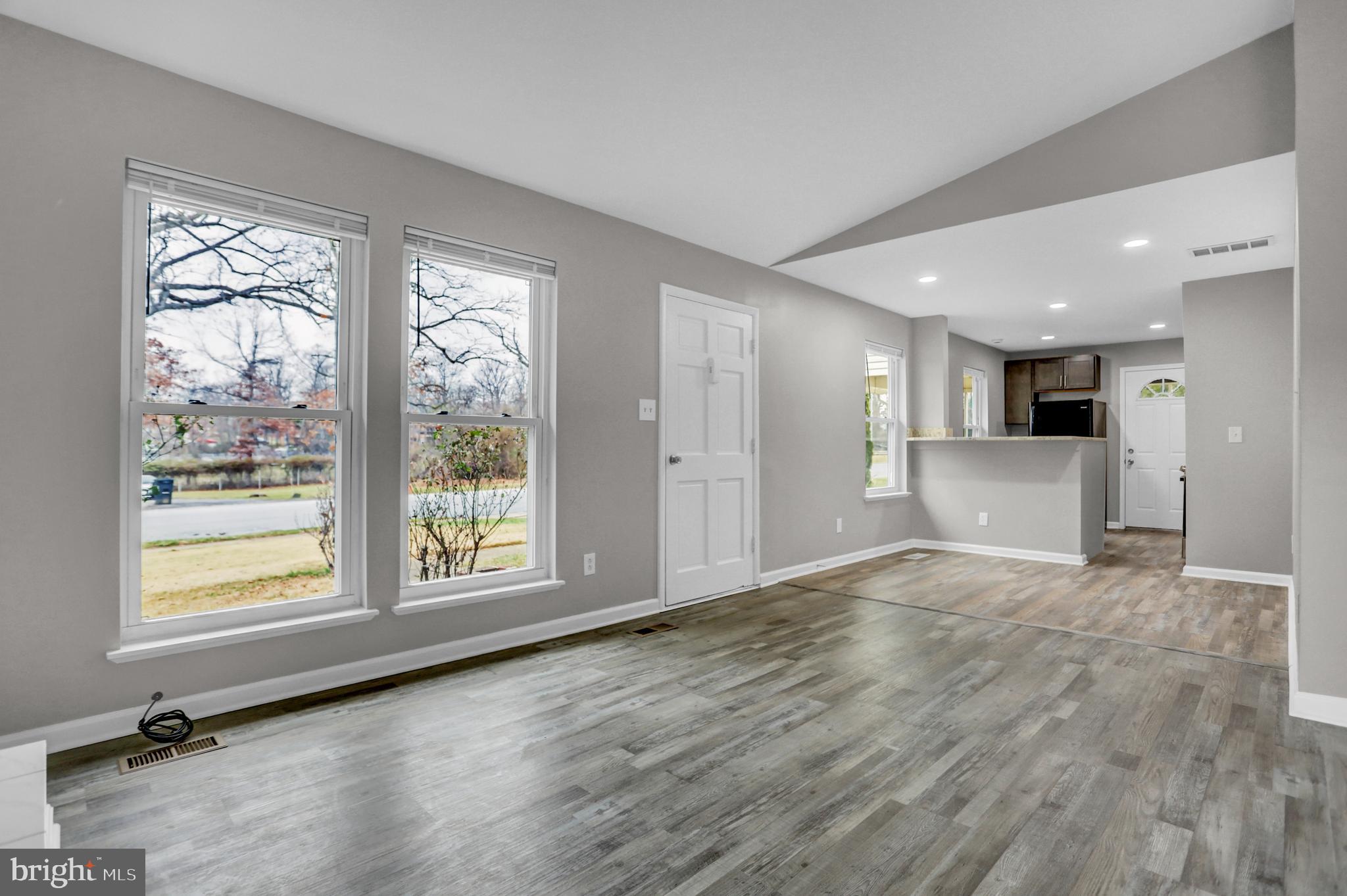 WOODBRIDGE VALLEY - Residential Lease