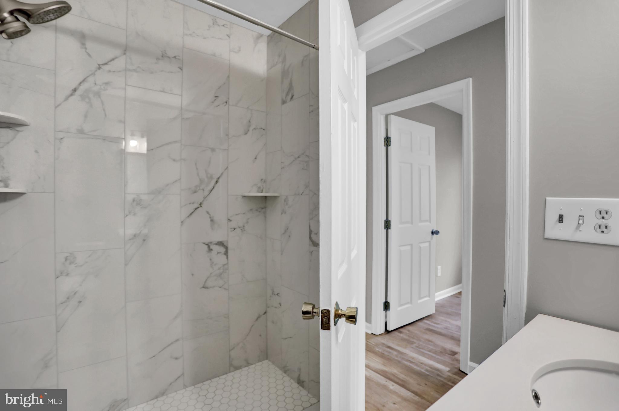 WOODBRIDGE VALLEY - Residential Lease