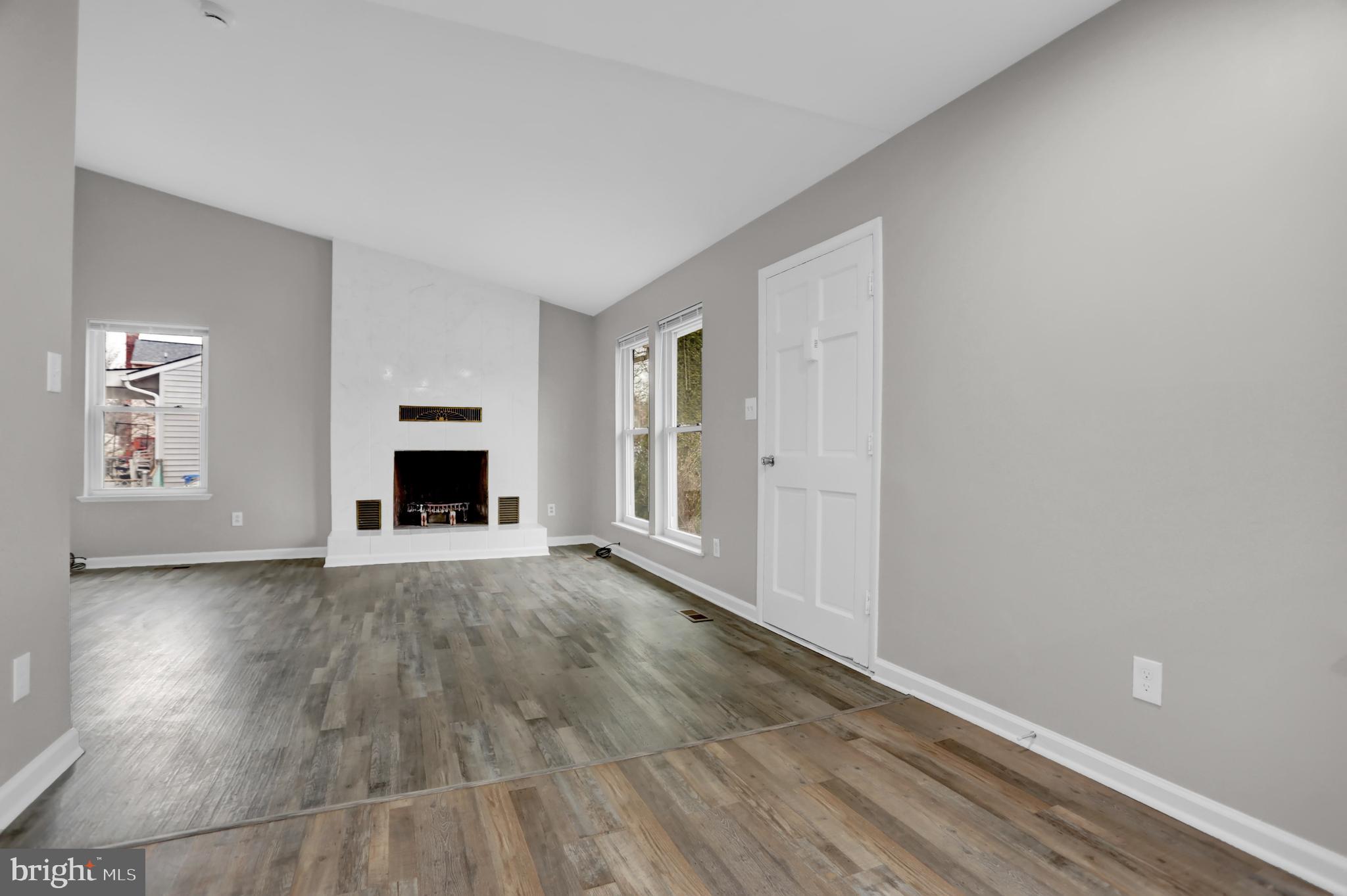 WOODBRIDGE VALLEY - Residential Lease