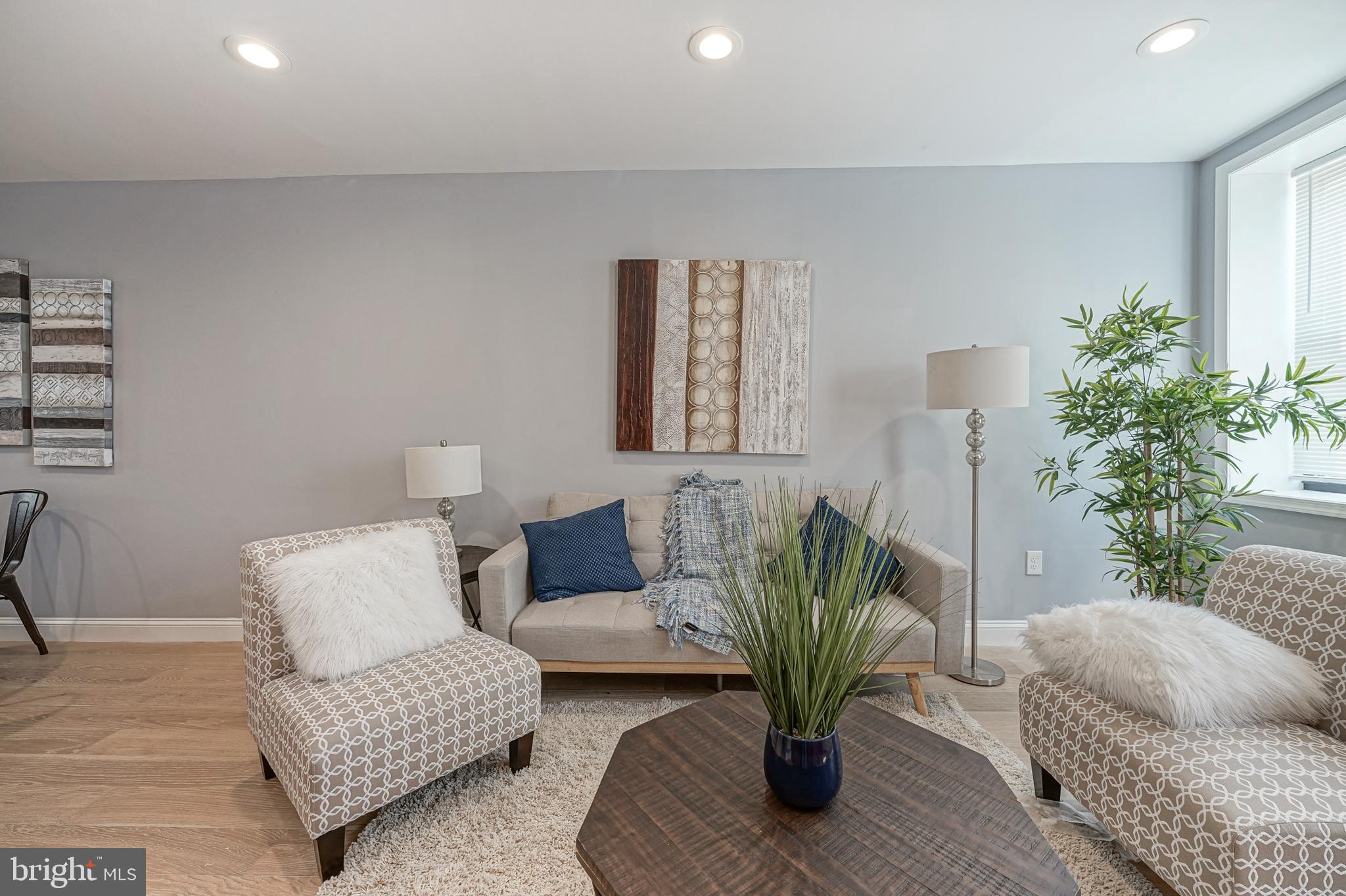 POINT BREEZE - Residential