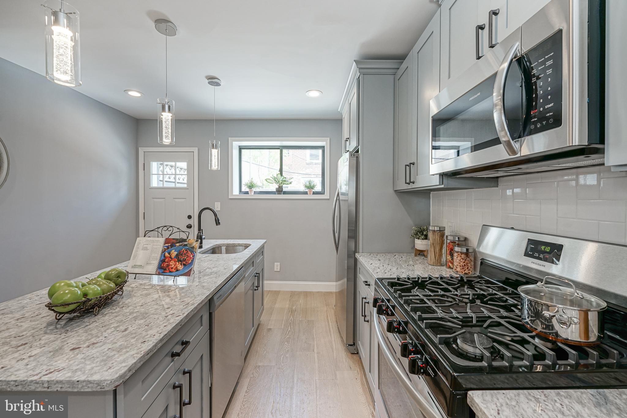 POINT BREEZE - Residential