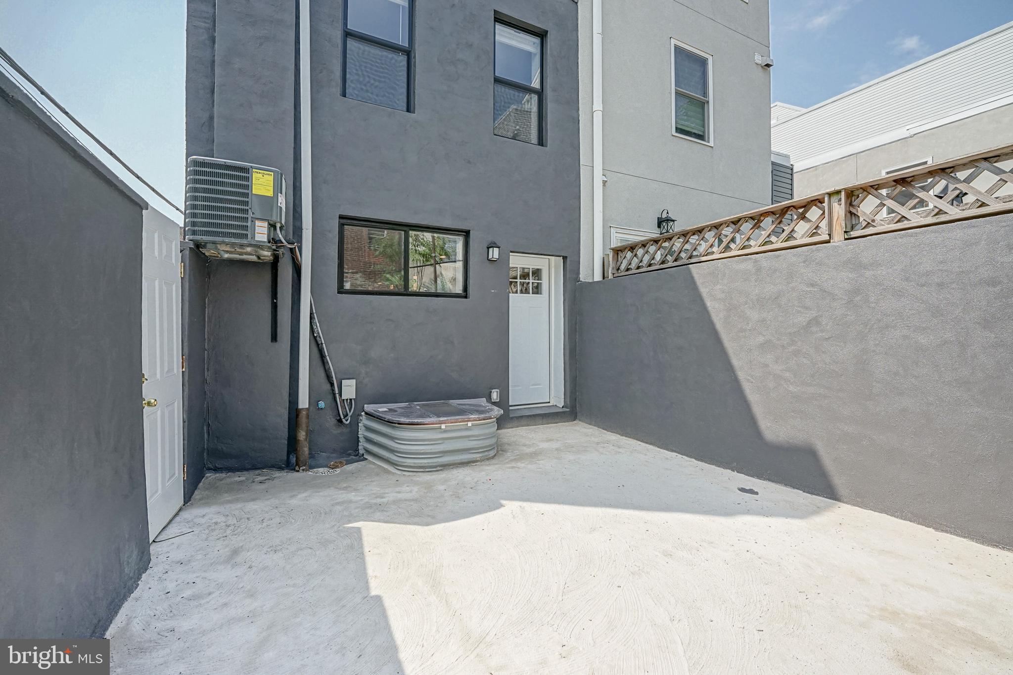 POINT BREEZE - Residential