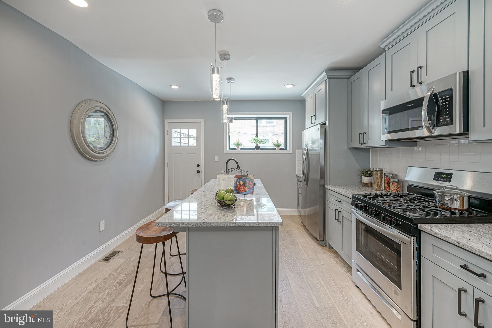 POINT BREEZE - Residential