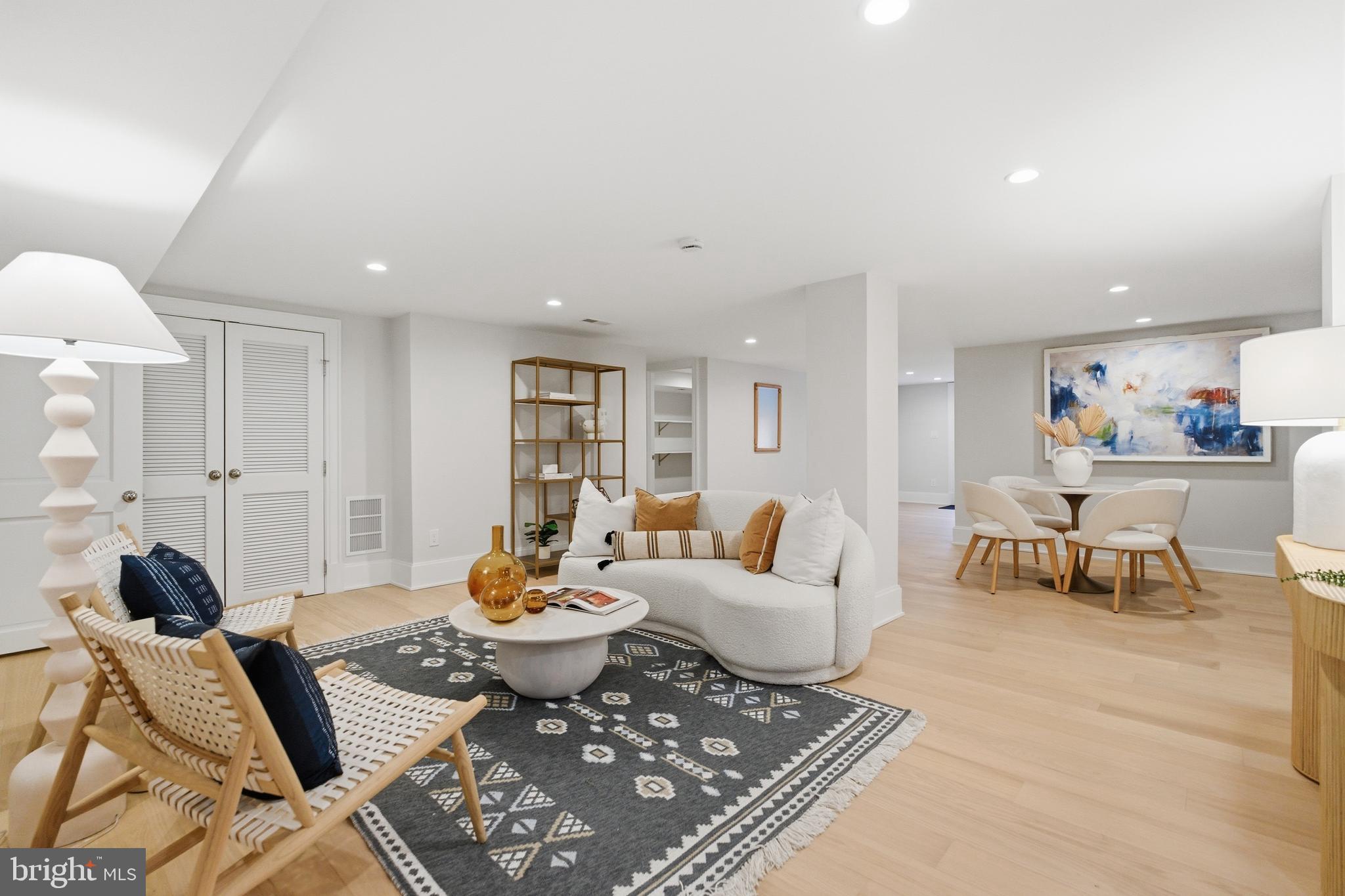 CHEVY CHASE - Residential
