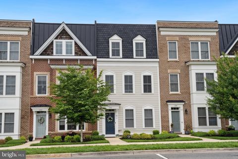 141 CENTER STREET S 6 VIENNA VA 22180