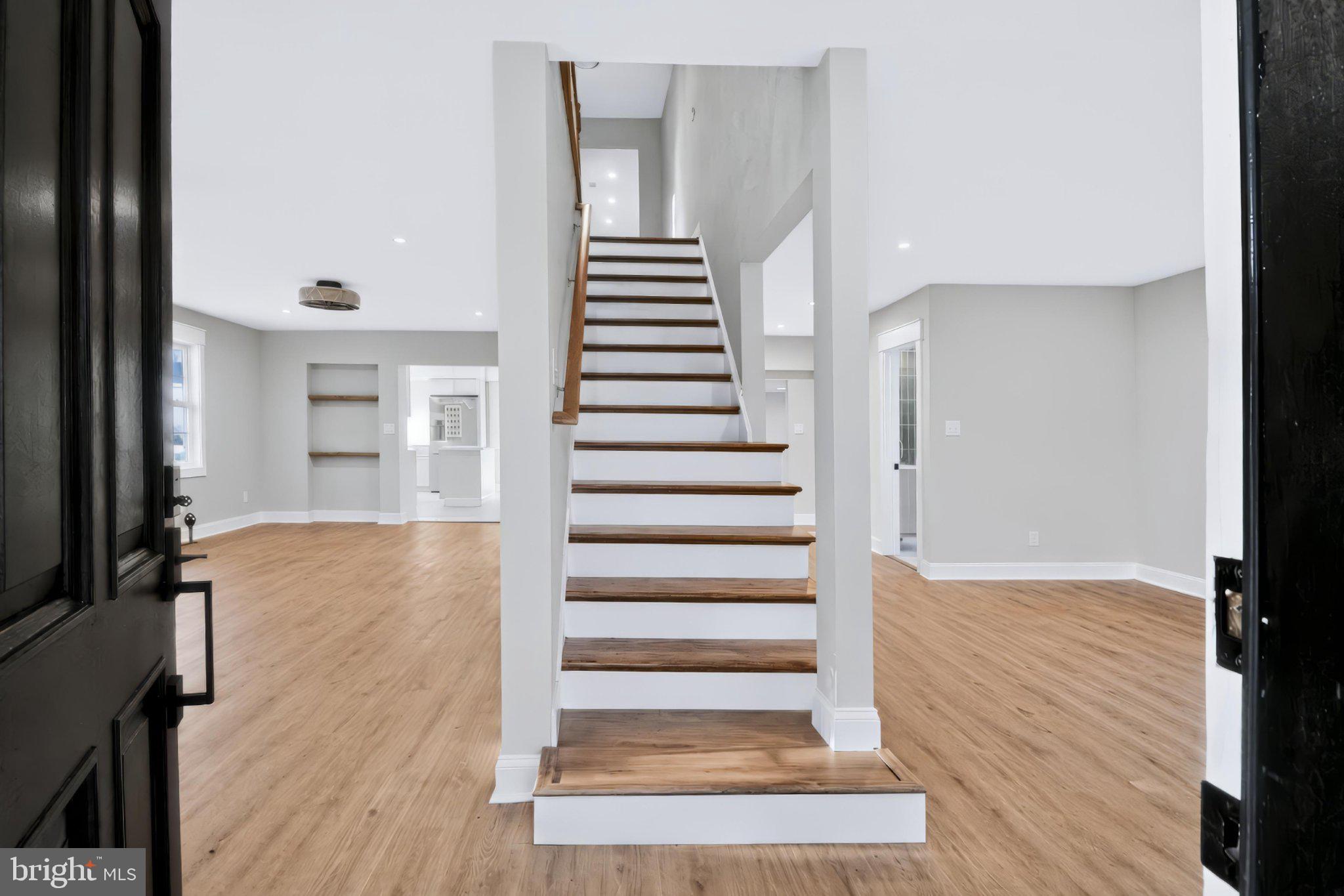 24 MEADOW VIEW COURT