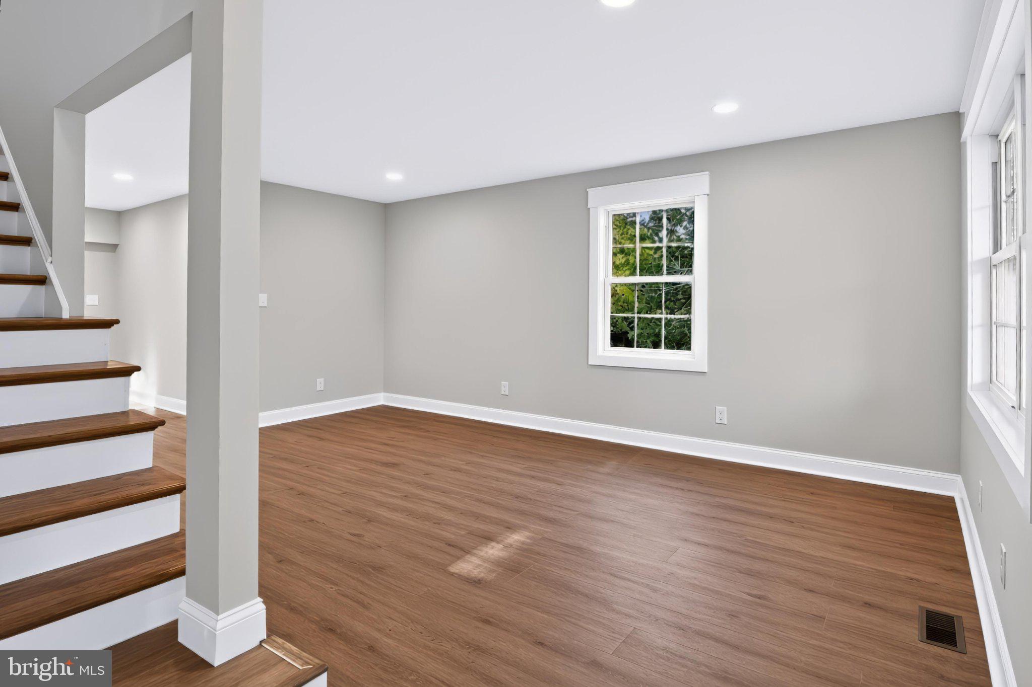 24 MEADOW VIEW COURT
