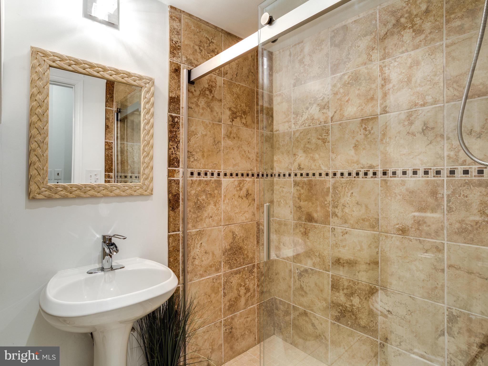 KEENE MILL MANOR - Residential