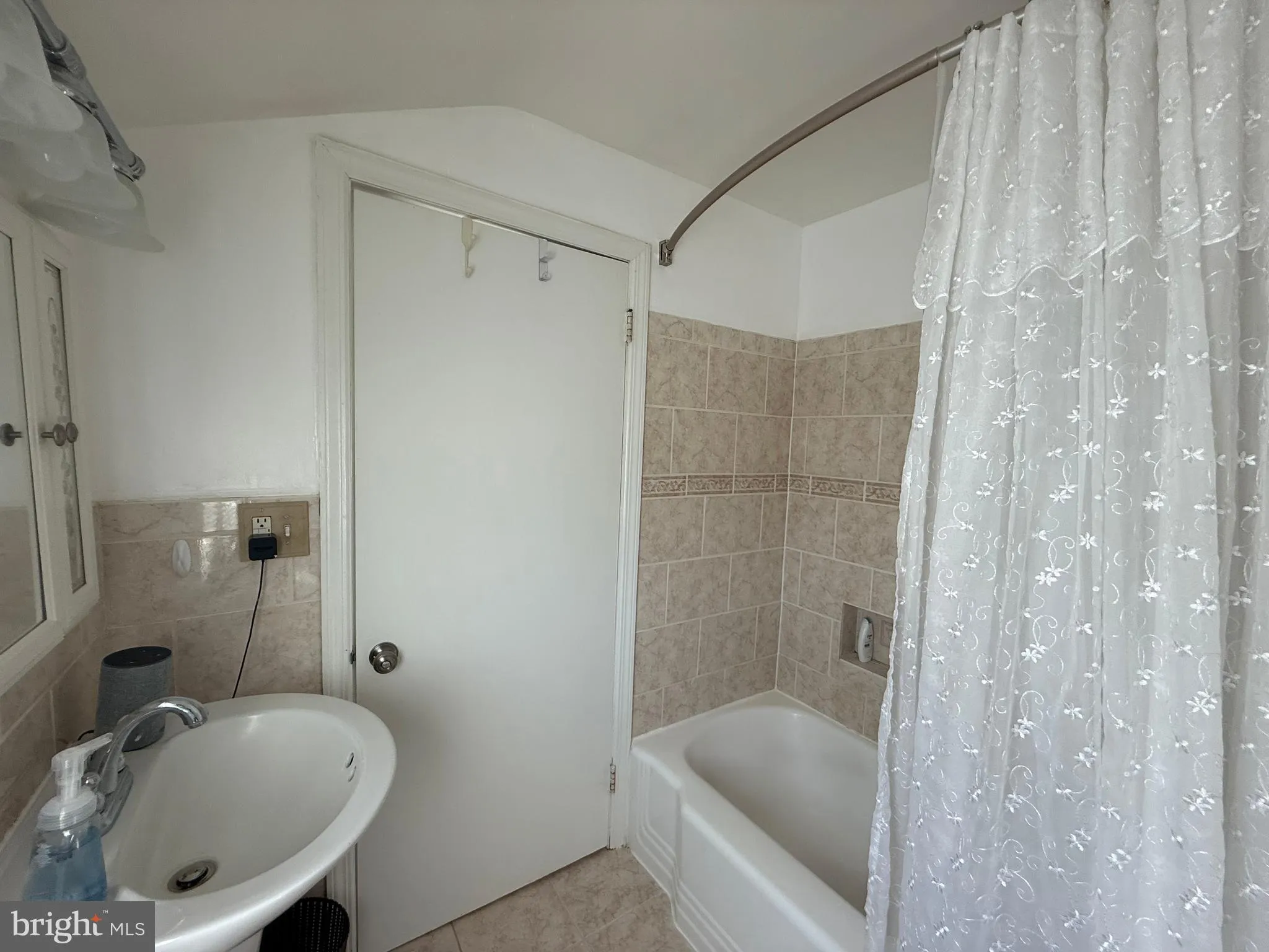 West Deptford, New Jersey 08096, United States, 2 Bedrooms Bedrooms, ,2 BathroomsBathrooms,Residential,Pending,77547