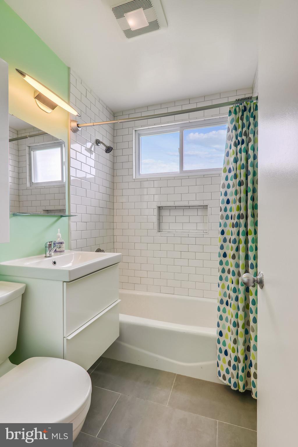 ROCK CREEK PALISADES - Residential