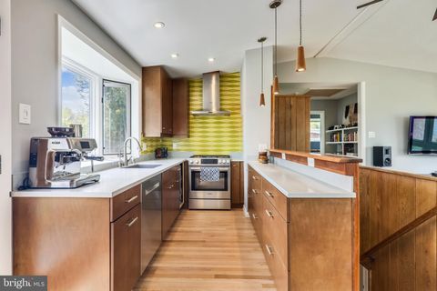 3922 DENFELD COURT KENSINGTON MD 20895