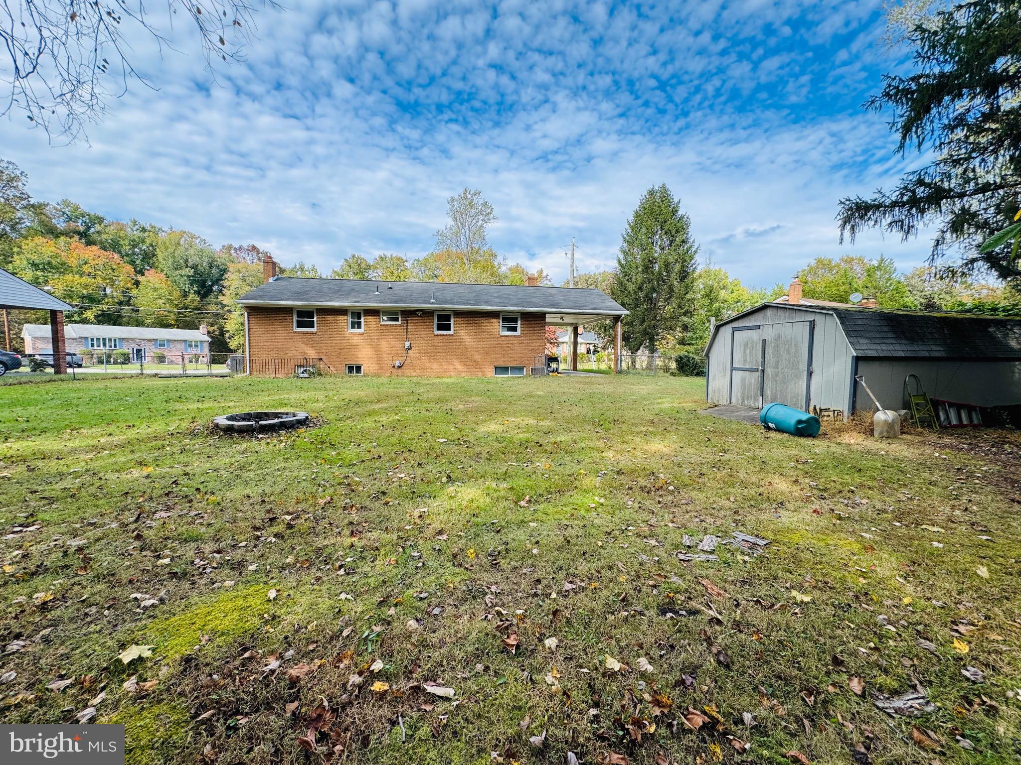 CLINTON ACRES - Residential