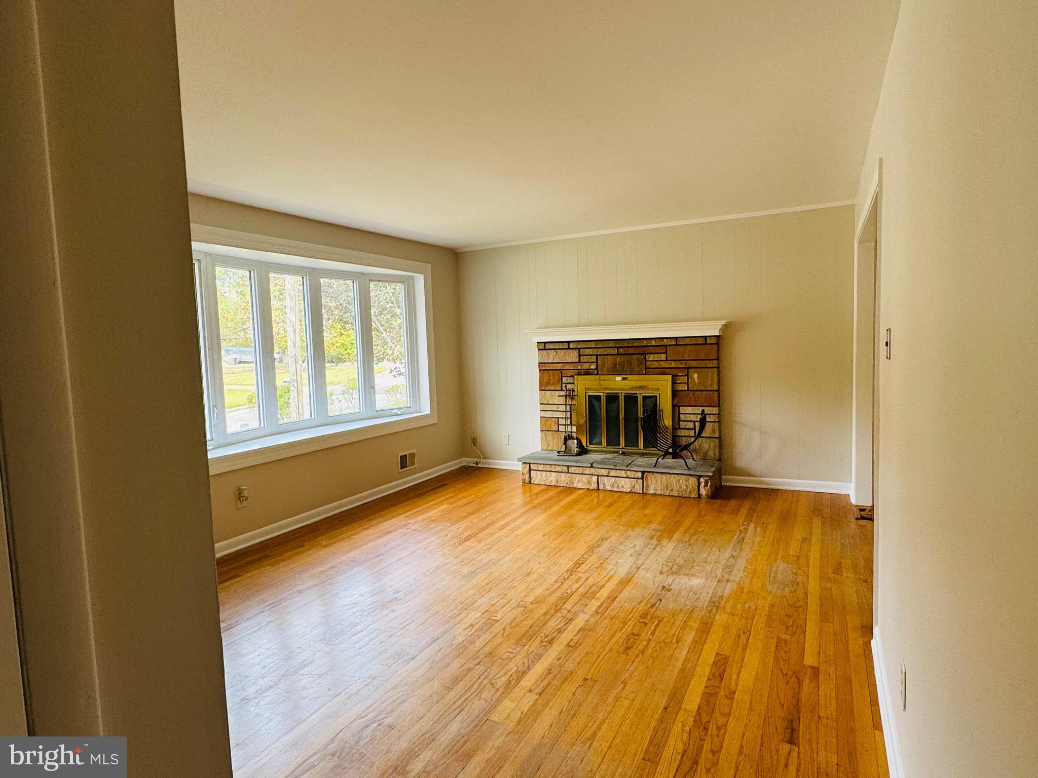 CLINTON ACRES - Residential