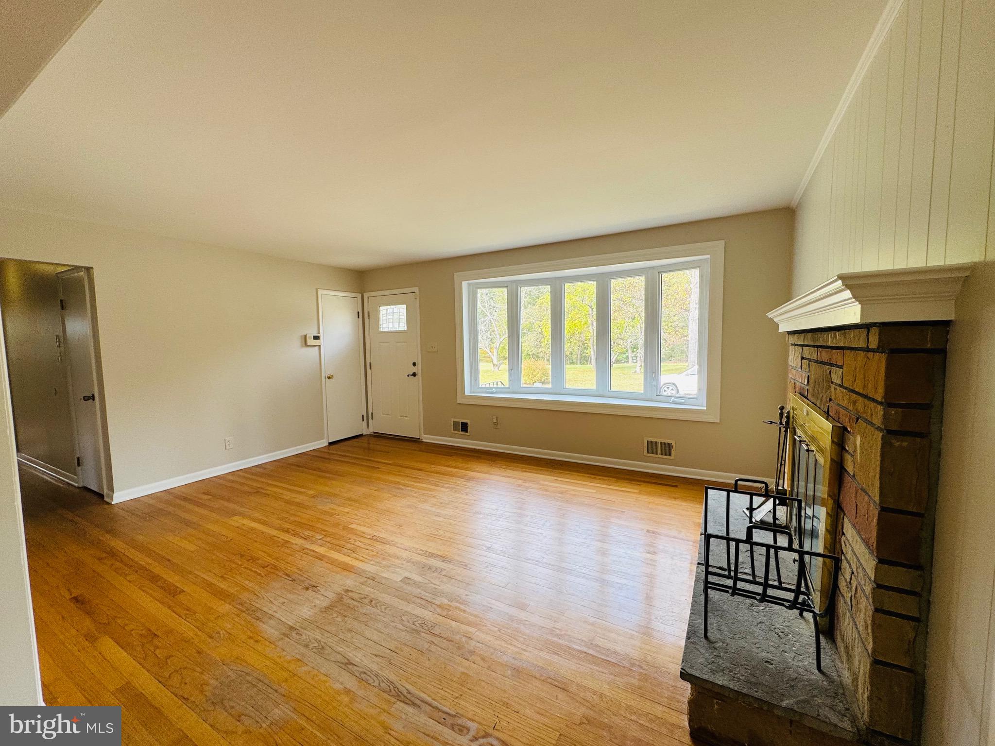 CLINTON ACRES - Residential