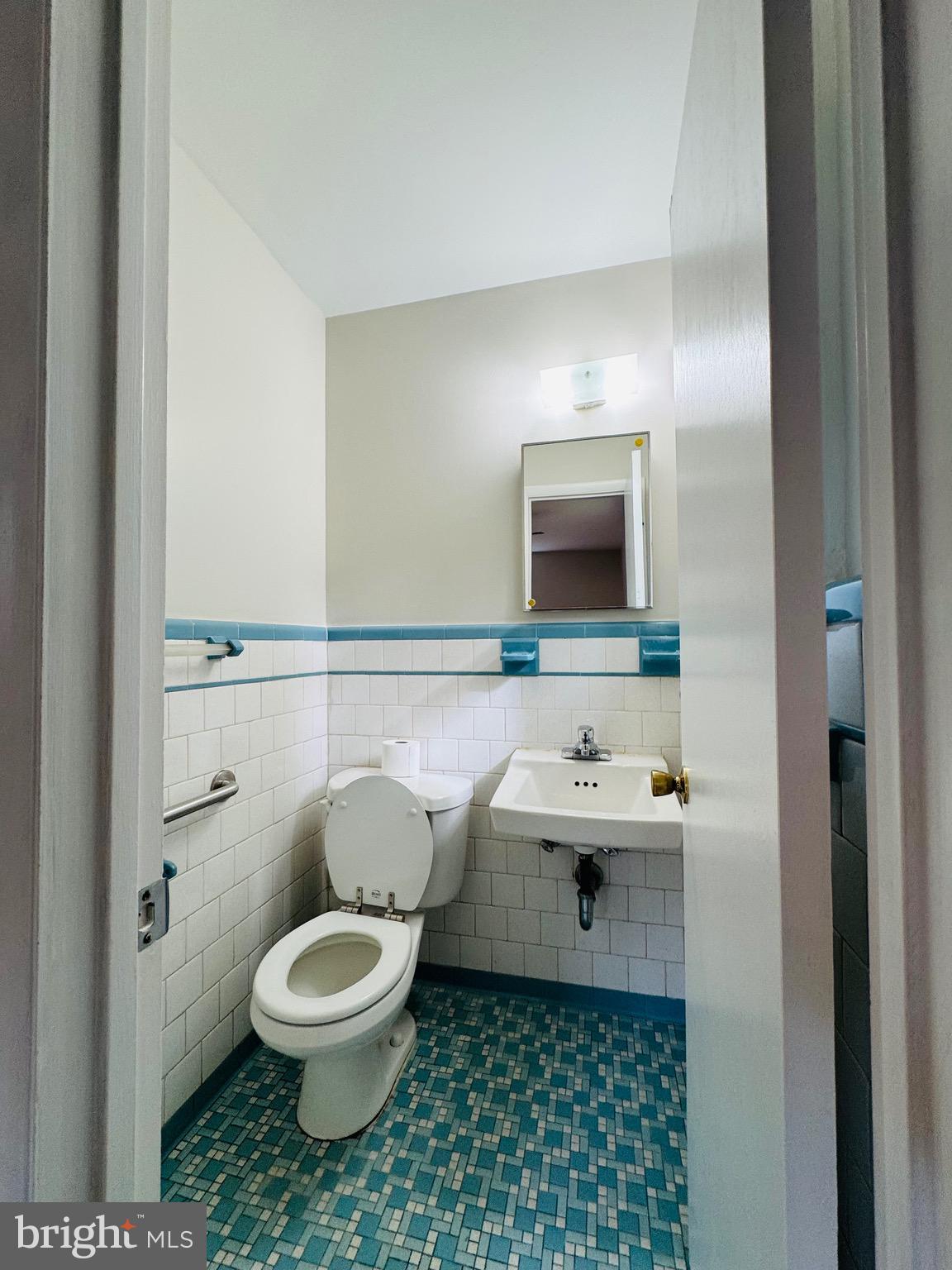 CLINTON ACRES - Residential