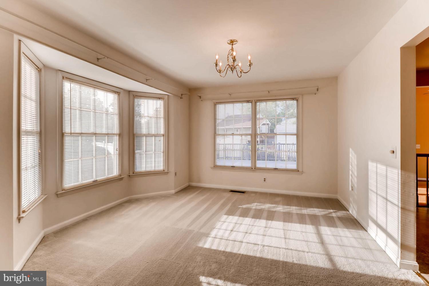 SEVEN OAKS - Residential