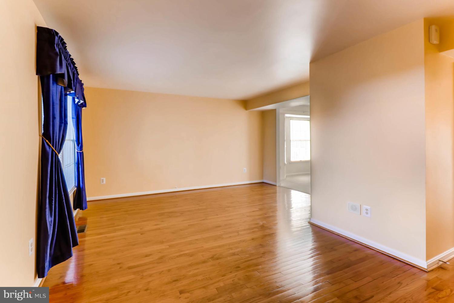 SEVEN OAKS - Residential