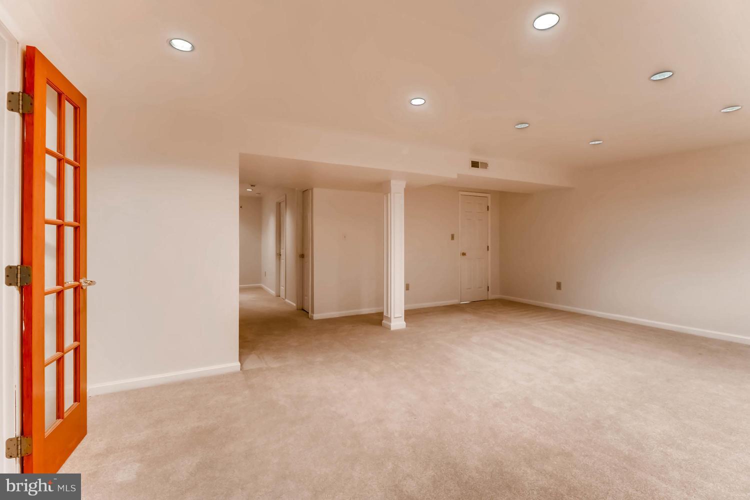 SEVEN OAKS - Residential