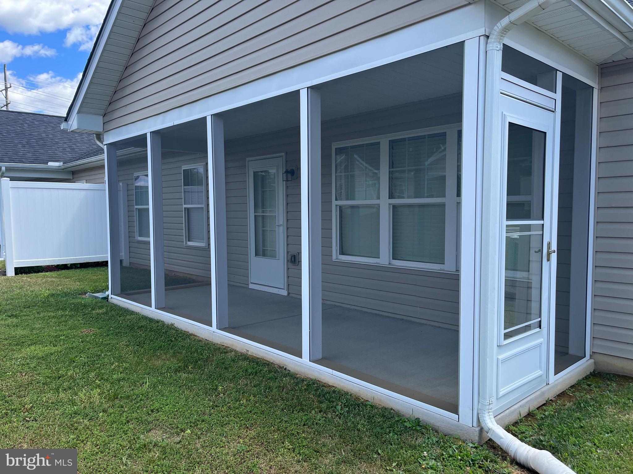 SPRING MILLS - Residential Lease