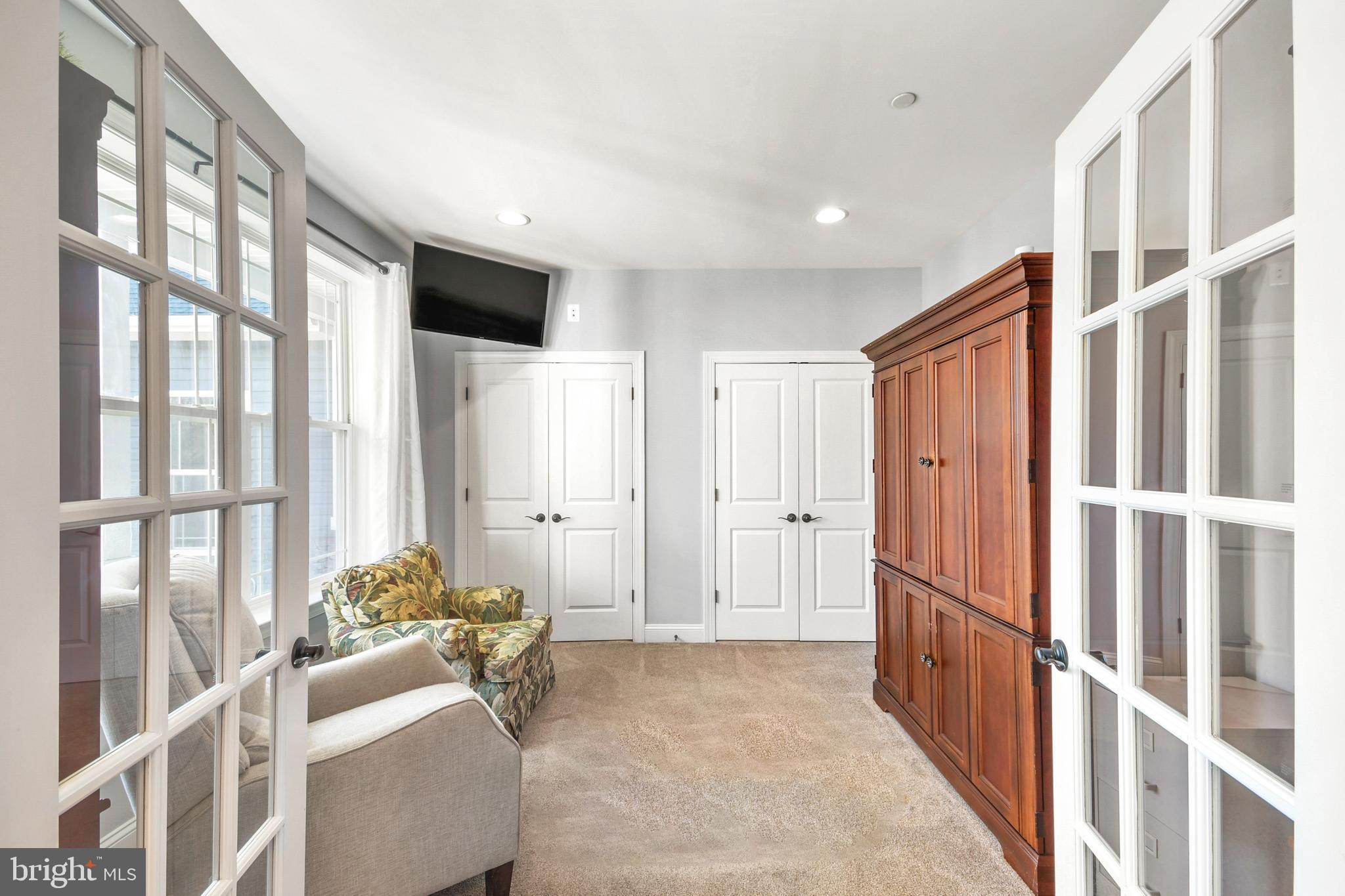 FOX RUN WOODS - Residential