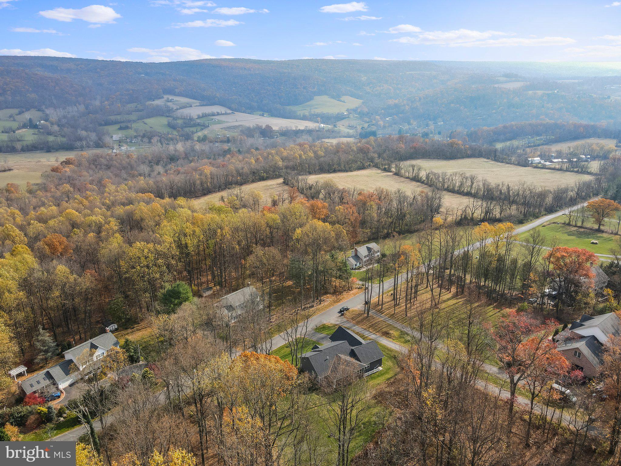 FOX RUN WOODS - Residential