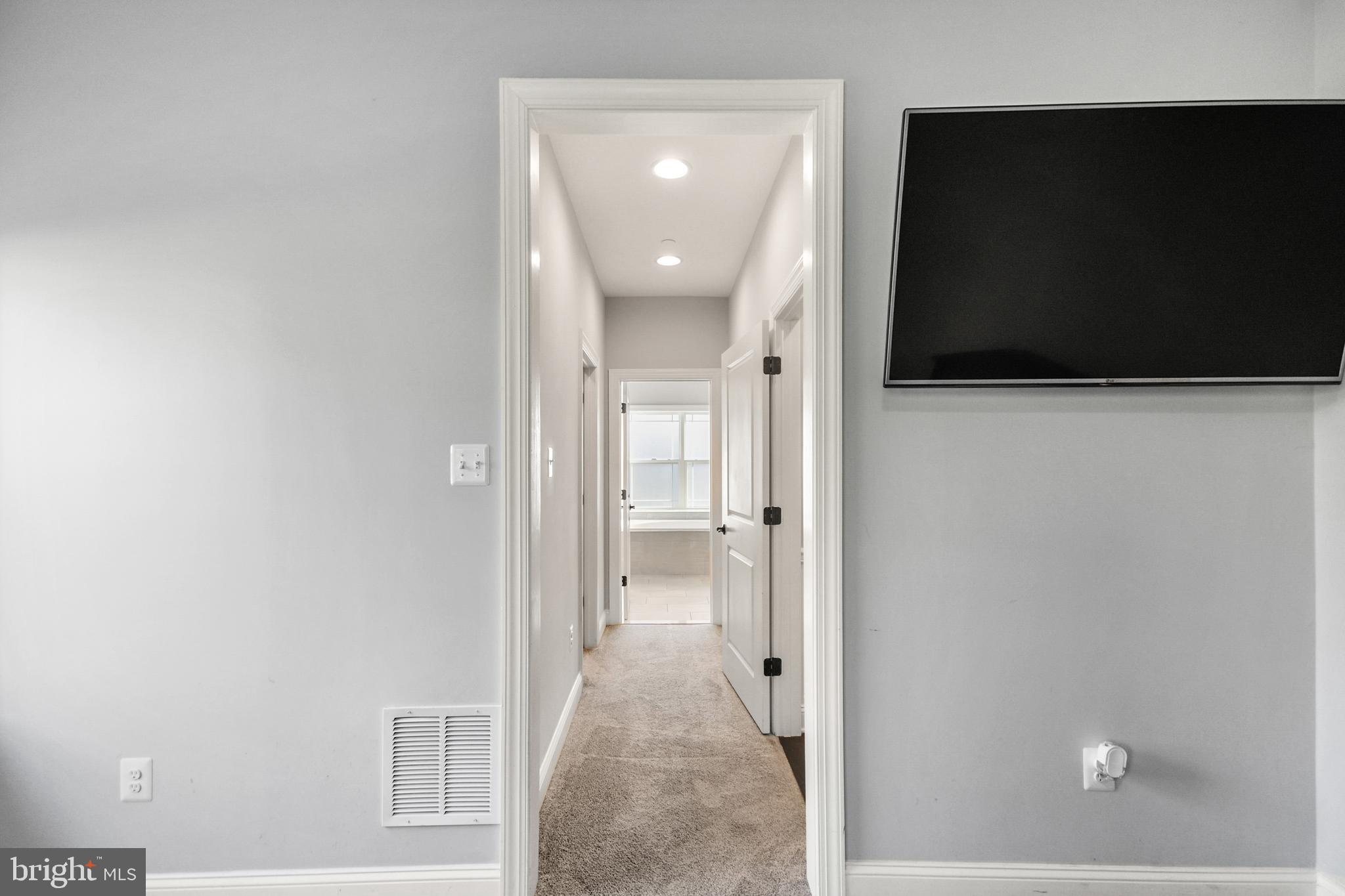 FOX RUN WOODS - Residential