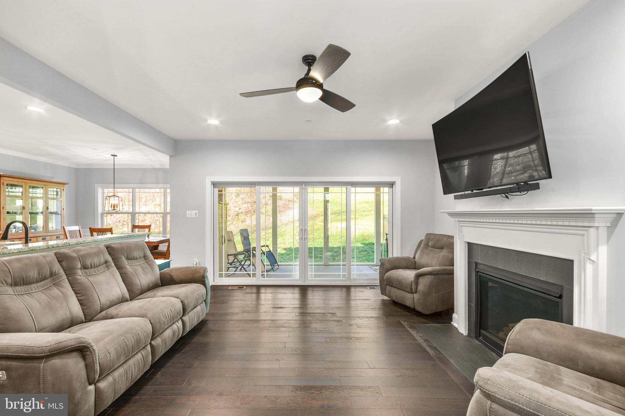 FOX RUN WOODS - Residential