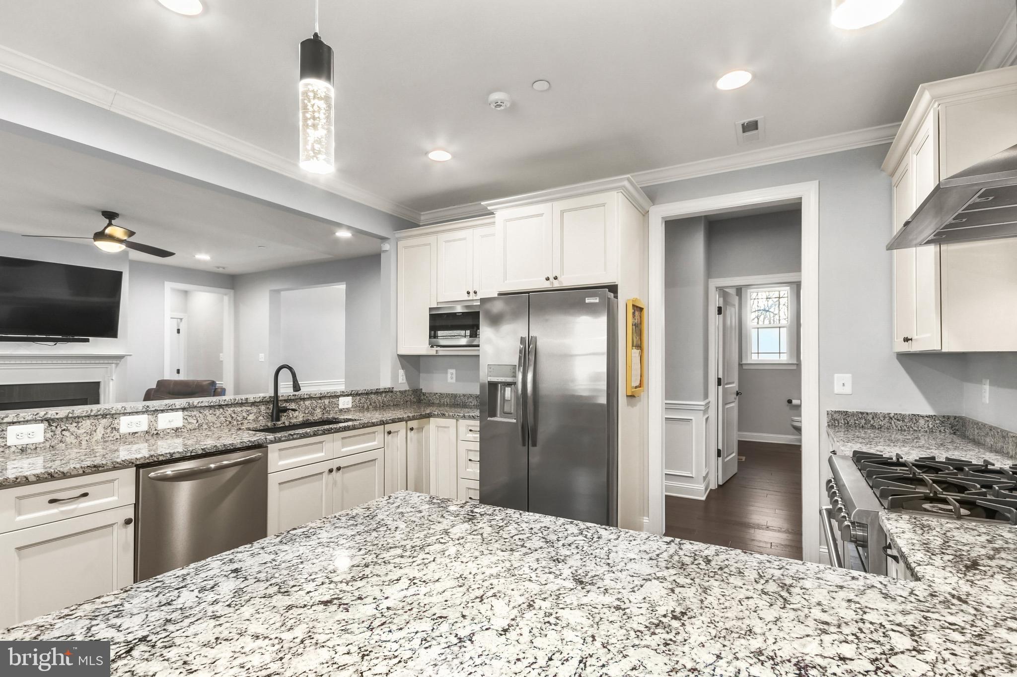 FOX RUN WOODS - Residential